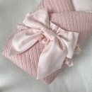 Paturica bebe din satin si material tricotat cu pilota si fundita, roz (2)